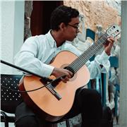 Clases de iniciación musical, guitarra, técnica vocal o piano